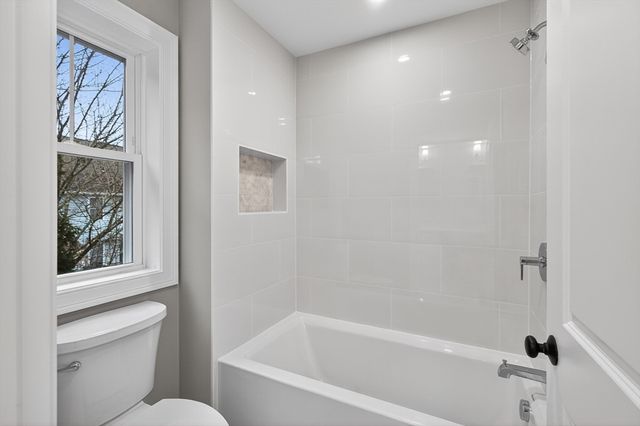 10 Dobbins Street, Waltham, MA 02453