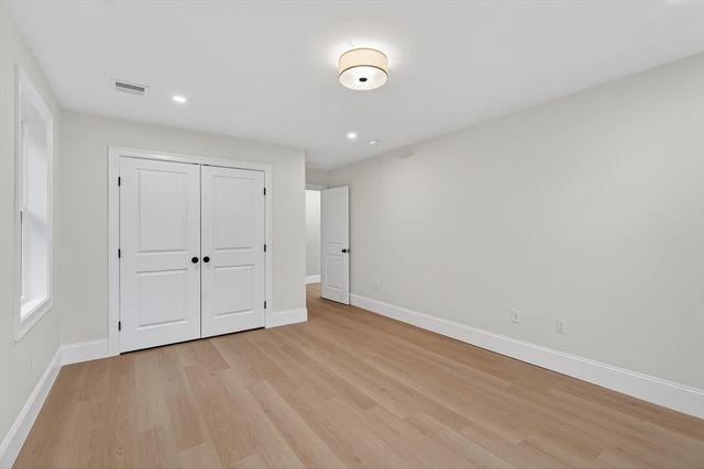 10 Dobbins Street, Waltham, MA 02453