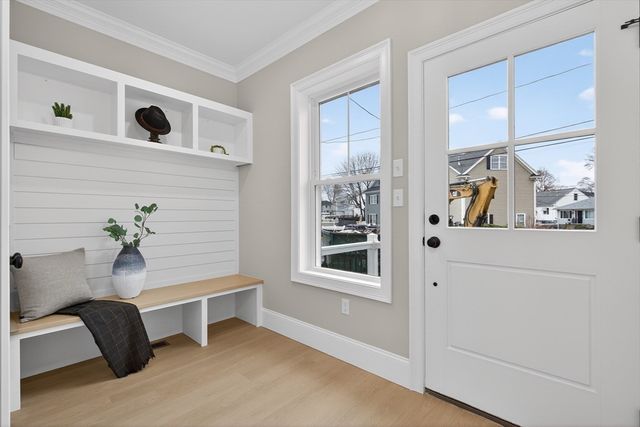 10 Dobbins Street, Waltham, MA 02453