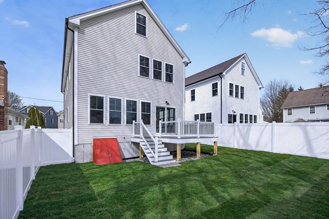 10 Dobbins Street, Waltham, MA 02453