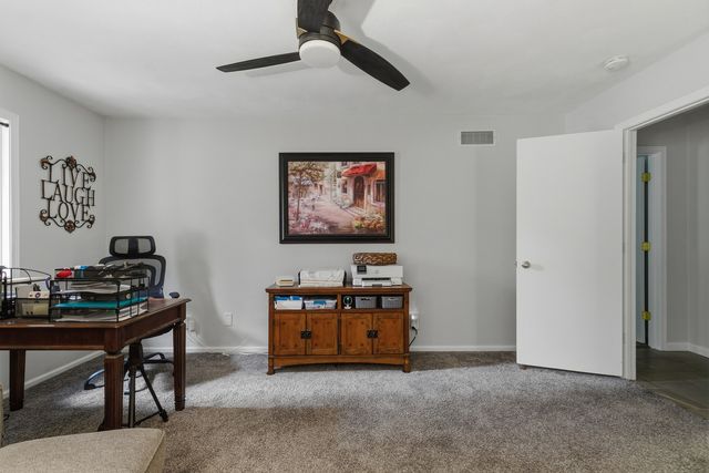917 23rd Avenue 5, East Moline, IL 61244