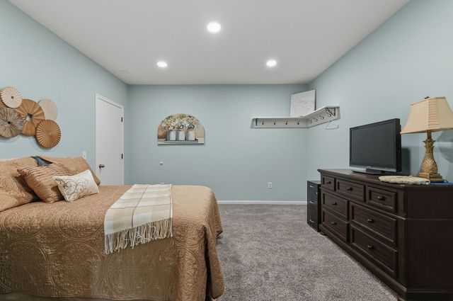 917 23rd Avenue 5, East Moline, IL 61244