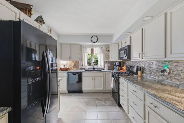 917 23rd Avenue 5, East Moline, IL 61244