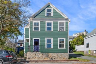 2 Lindsey St, Marblehead, MA 01945
