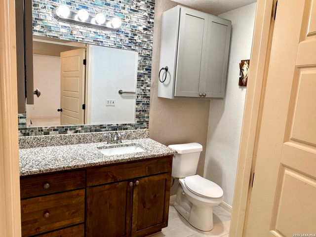 2266 Stagecoach, Canyon Lake, TX 78133