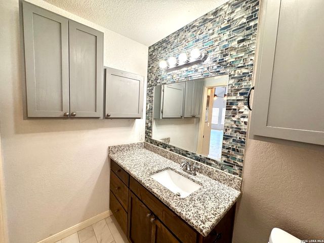 2266 Stagecoach, Canyon Lake, TX 78133