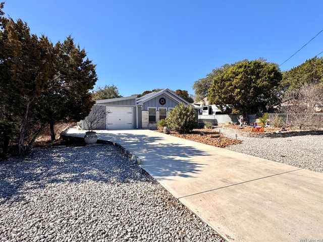 2266 Stagecoach, Canyon Lake, TX 78133