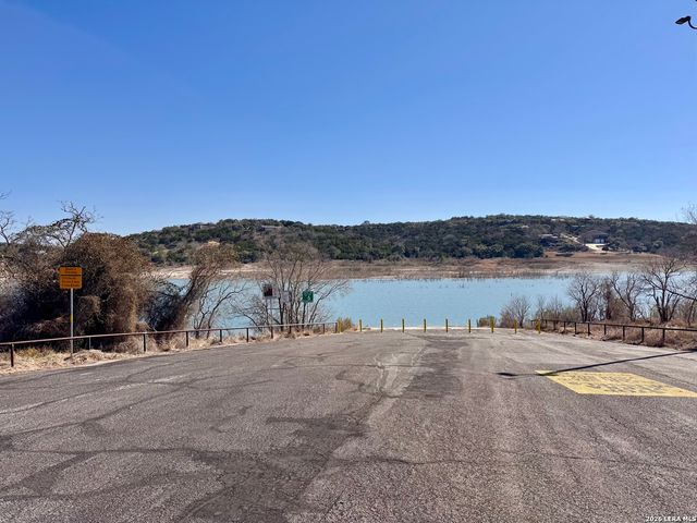 2266 Stagecoach, Canyon Lake, TX 78133