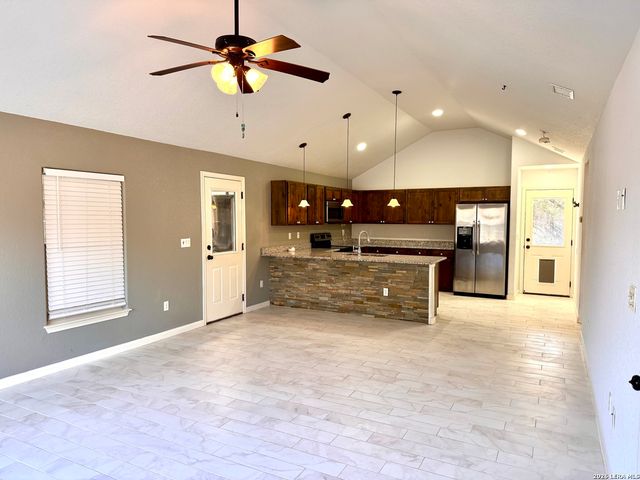 2266 Stagecoach, Canyon Lake, TX 78133