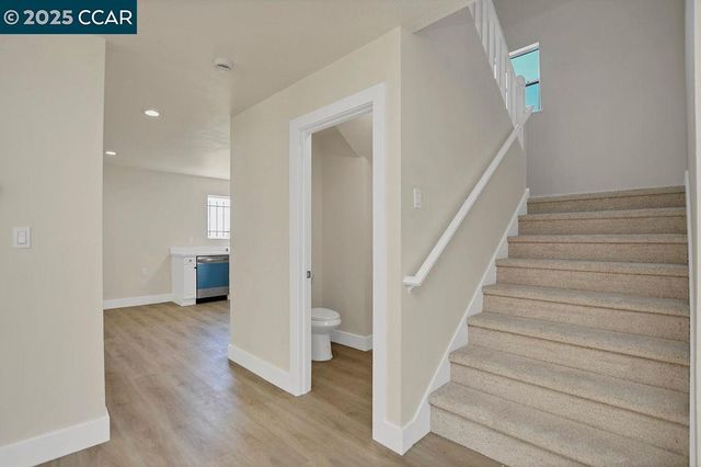 3251 Hyde Street, Oakland, CA 94601