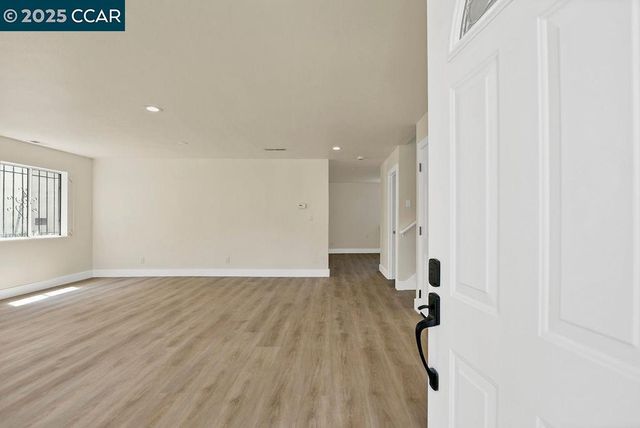 3251 Hyde Street, Oakland, CA 94601