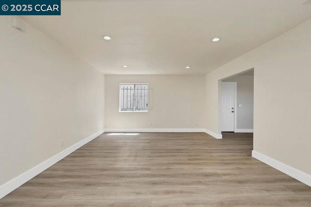 3251 Hyde Street, Oakland, CA 94601