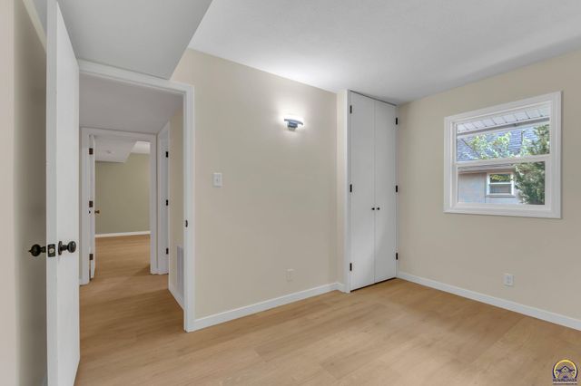 3704 SW 34th ST, Topeka, KS 66614