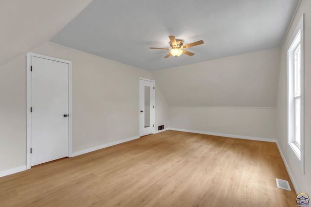 3704 SW 34th ST, Topeka, KS 66614