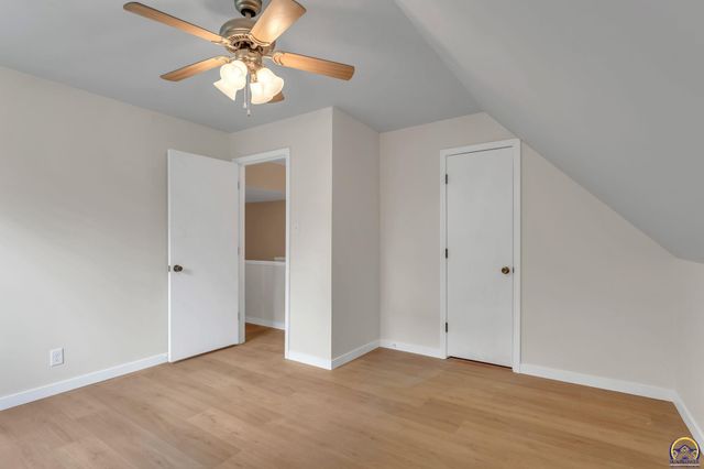 3704 SW 34th ST, Topeka, KS 66614