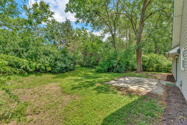 3704 SW 34th ST, Topeka, KS 66614