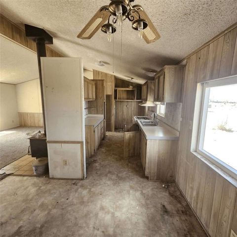 4232 Coyote Road, Phelan, CA 92371