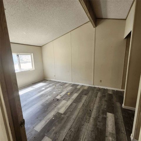 4232 Coyote Road, Phelan, CA 92371