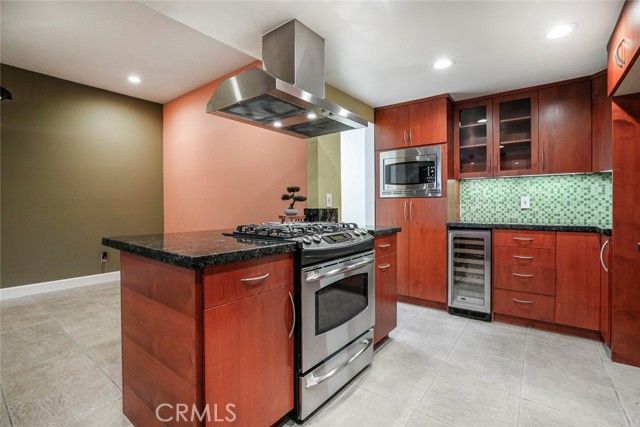 1882 N Alvarado Street 16, Los Angeles, CA 90026