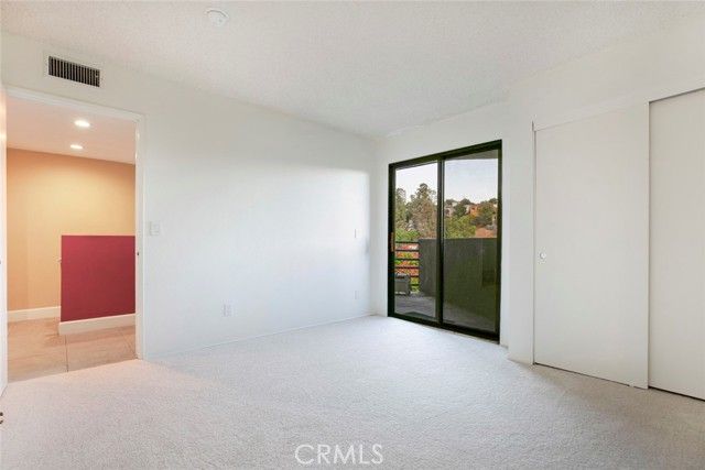 1882 N Alvarado Street 16, Los Angeles, CA 90026