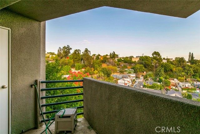 1882 N Alvarado Street 16, Los Angeles, CA 90026