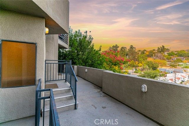 1882 N Alvarado Street 16, Los Angeles, CA 90026