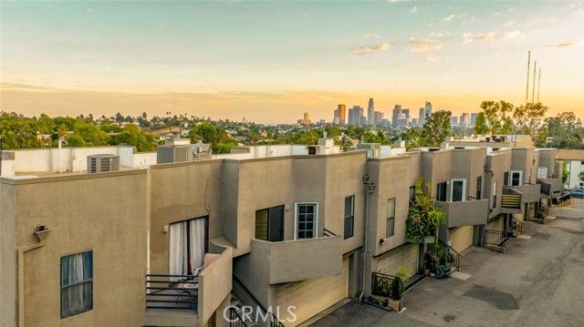 1882 N Alvarado Street 16, Los Angeles, CA 90026