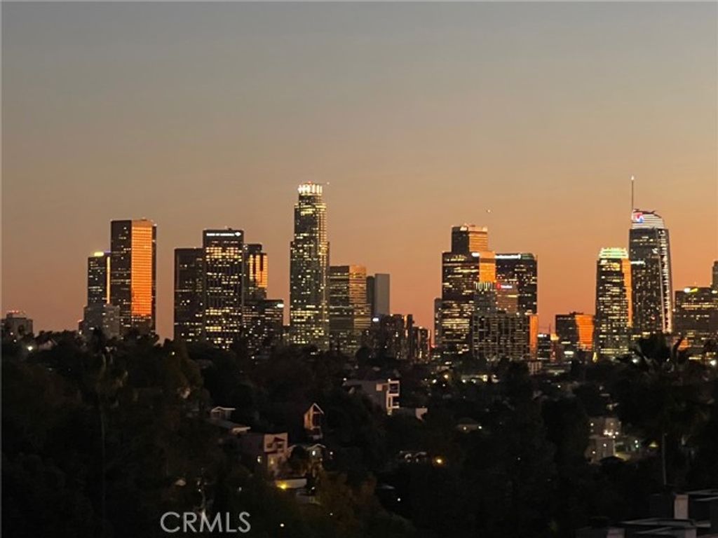 1882 N Alvarado Street 16, Los Angeles, CA 90026