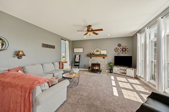 25443 Prairiewood Lane, Shorewood, IL 60404