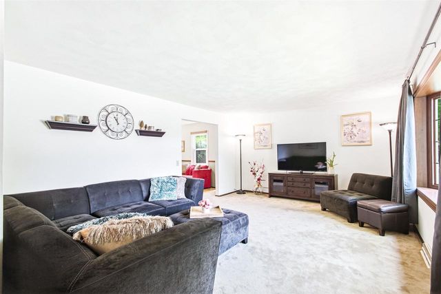 514 Maunesha Drive, Marshall, WI 53559