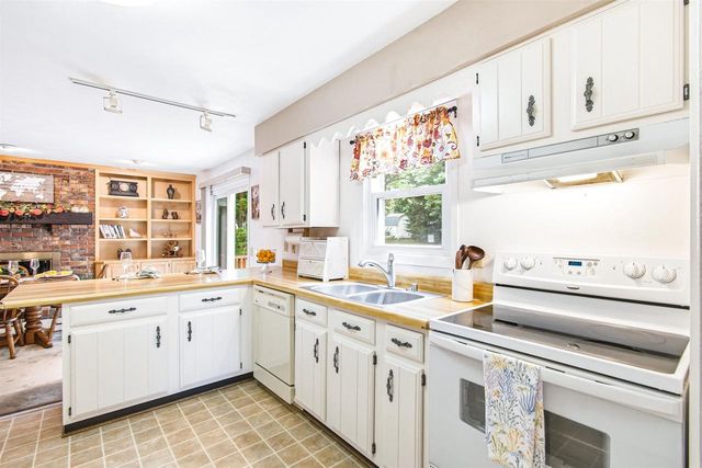 514 Maunesha Drive, Marshall, WI 53559