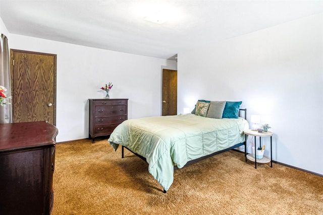 514 Maunesha Drive, Marshall, WI 53559