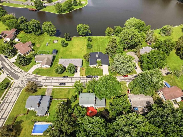 514 Maunesha Drive, Marshall, WI 53559