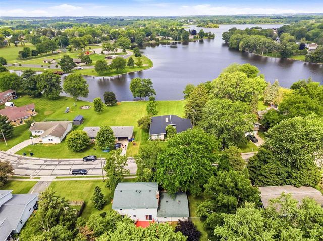 514 Maunesha Drive, Marshall, WI 53559