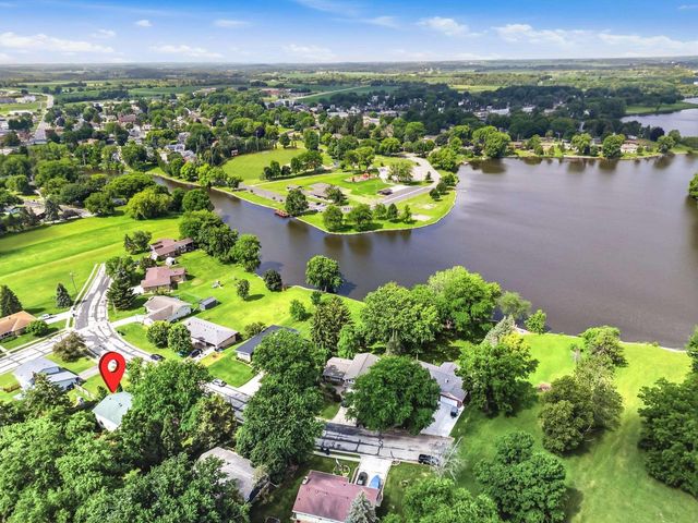 514 Maunesha Drive, Marshall, WI 53559