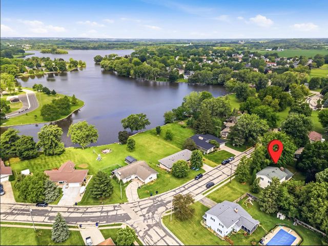 514 Maunesha Drive, Marshall, WI 53559