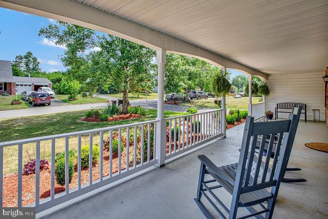 1206 PENSIVE LN, Bowie, MD 20716