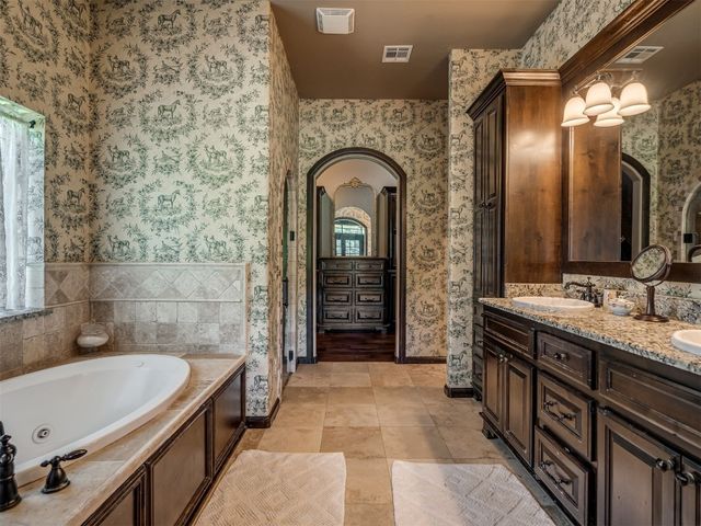 10925 San Lorenzo Drive, Oklahoma City, OK 73173