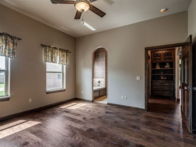 10925 San Lorenzo Drive, Oklahoma City, OK 73173