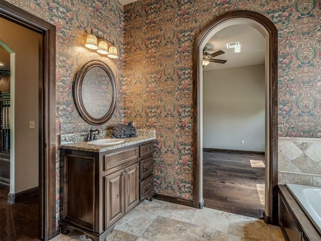 10925 San Lorenzo Drive, Oklahoma City, OK 73173