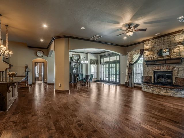 10925 San Lorenzo Drive, Oklahoma City, OK 73173