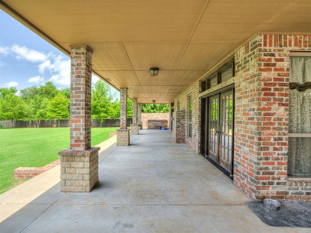 10925 San Lorenzo Drive, Oklahoma City, OK 73173