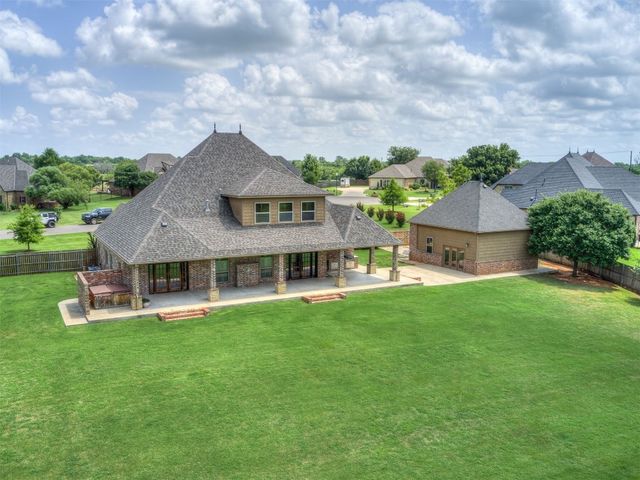10925 San Lorenzo Drive, Oklahoma City, OK 73173