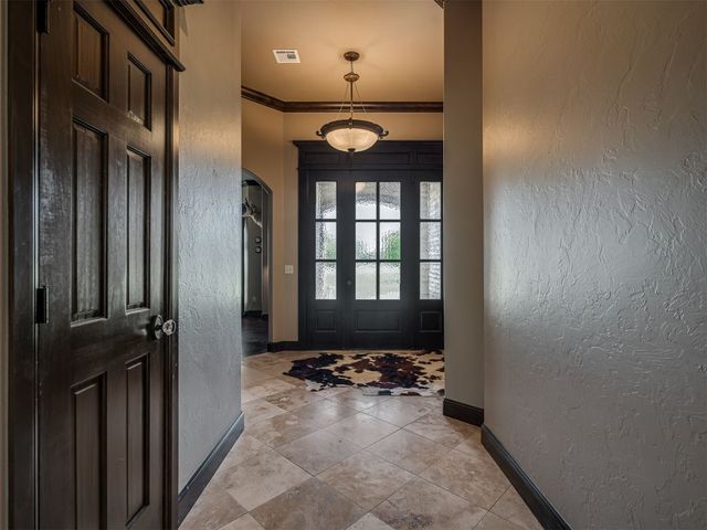 10925 San Lorenzo Drive, Oklahoma City, OK 73173