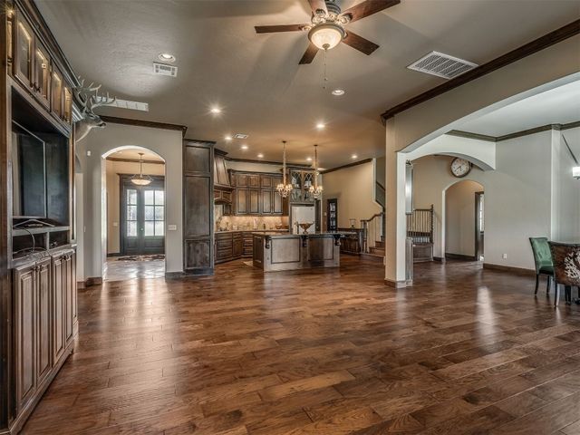 10925 San Lorenzo Drive, Oklahoma City, OK 73173