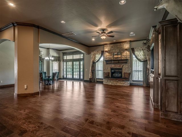 10925 San Lorenzo Drive, Oklahoma City, OK 73173