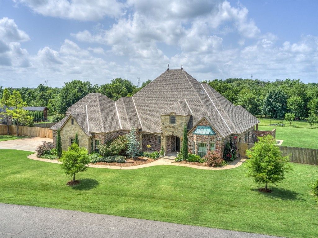 10925 San Lorenzo Drive, Oklahoma City, OK 73173