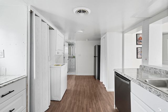 6590 S Huron River Drive, South Rockwood, MI 48179