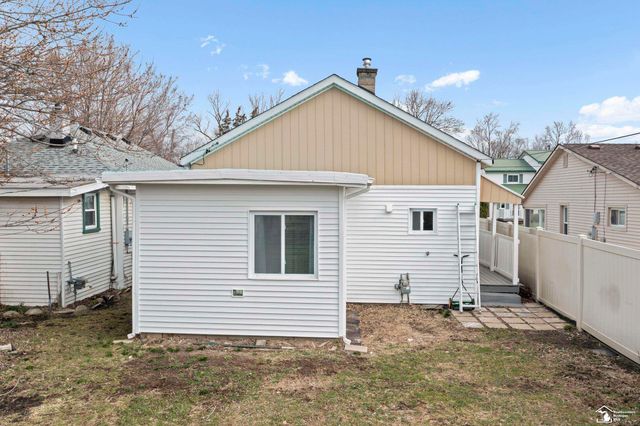 6590 S Huron River Drive, South Rockwood, MI 48179