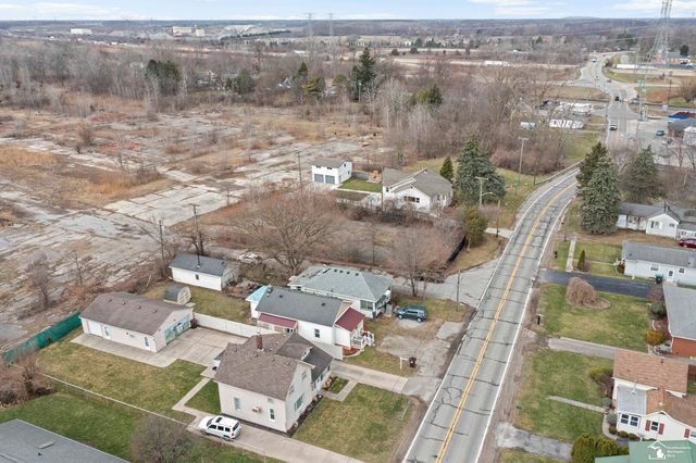 6590 S Huron River Drive, South Rockwood, MI 48179